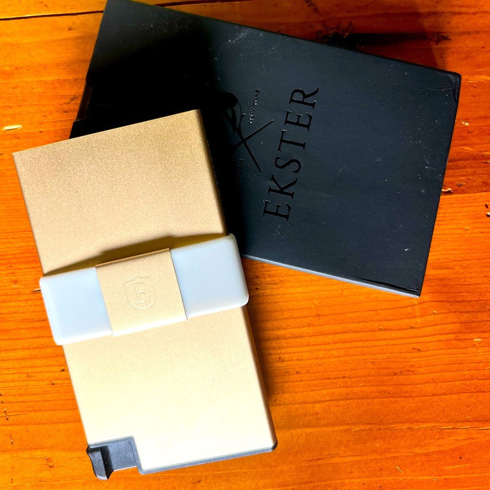Ekster Gold aluminum wallet cardholder